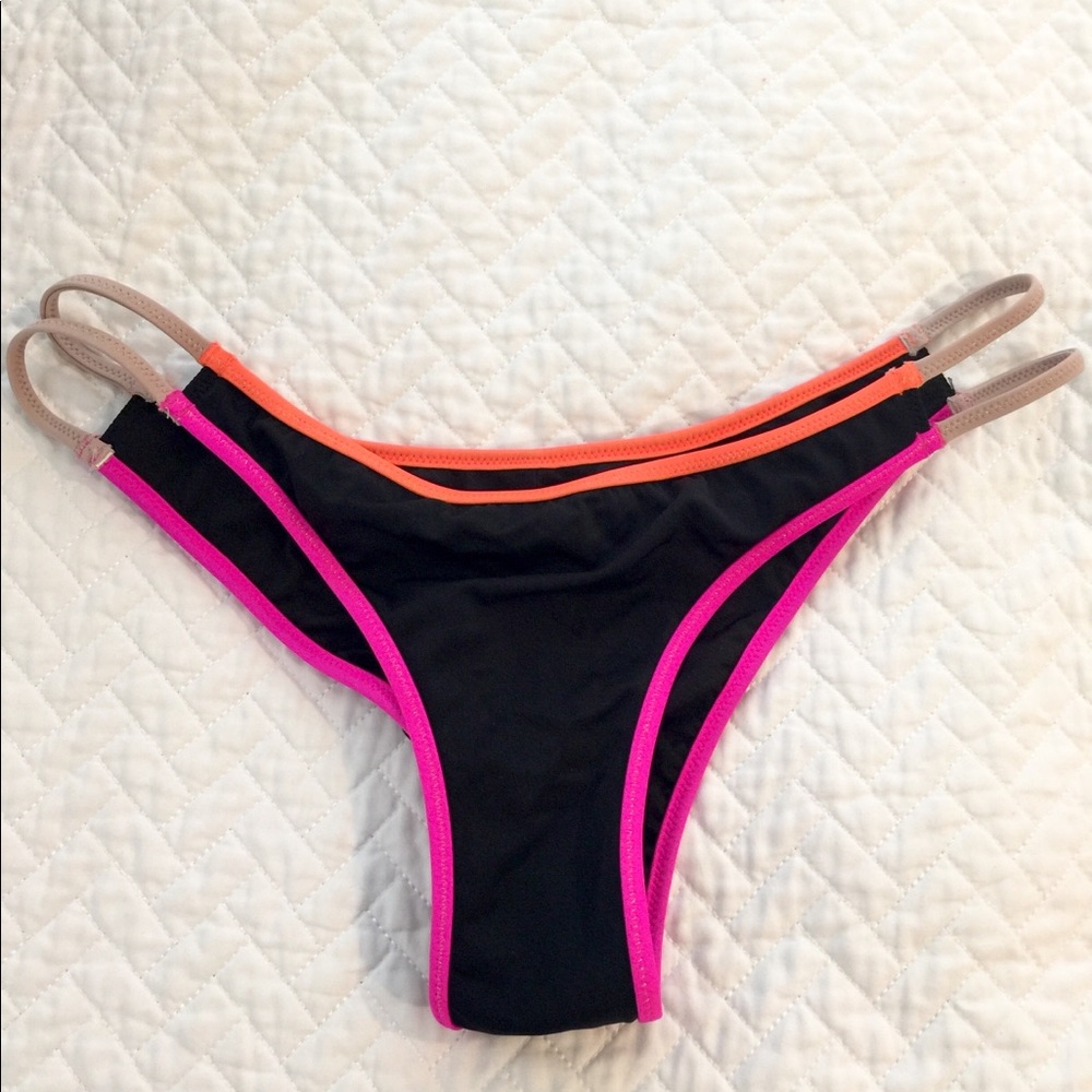 NWOT Victoria’s Secret The Itsy Size M